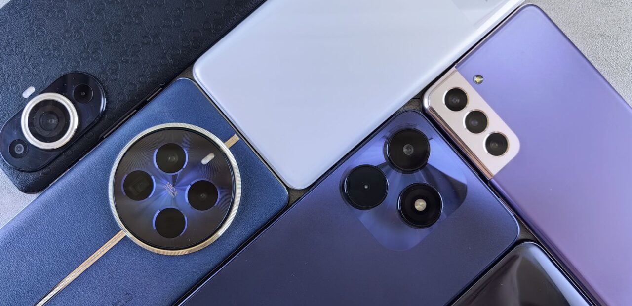 smartphones under Rs 30000